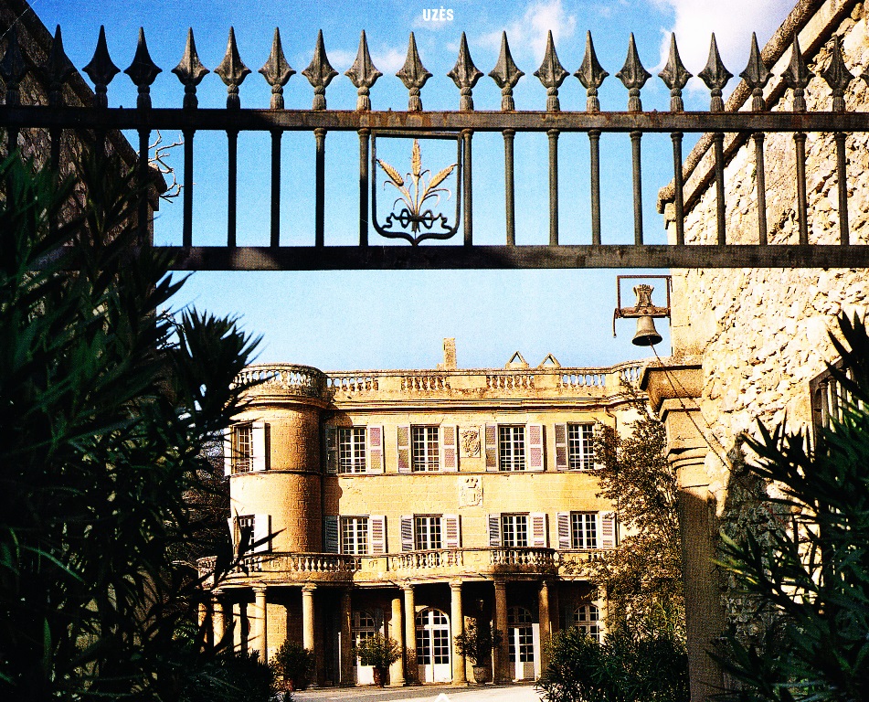 The Peak of Chic® Château de Castille