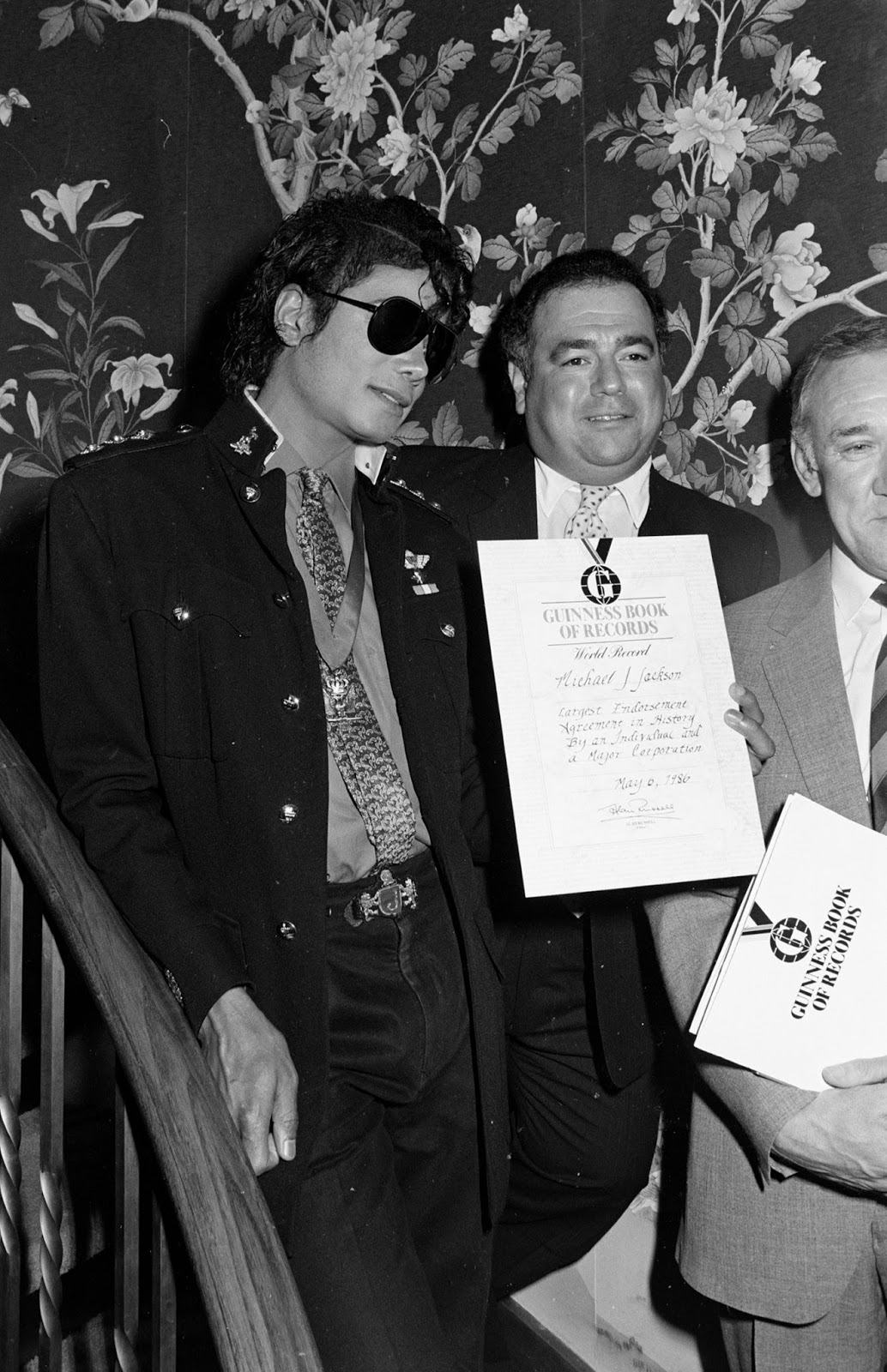 Michael Jackson Guinness Book Of World Records 1986