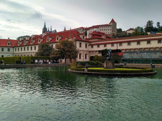 Валдштейнський палац, де засідає Сенат Чехії