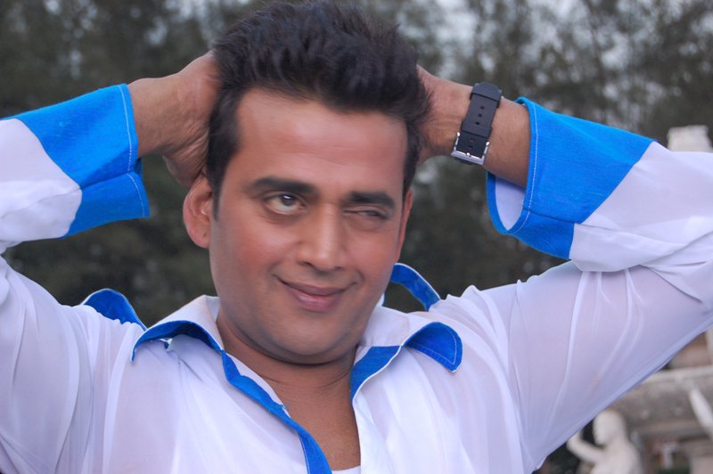 Ravi Kishan Shukla Net Worth Height Weight Age Bio