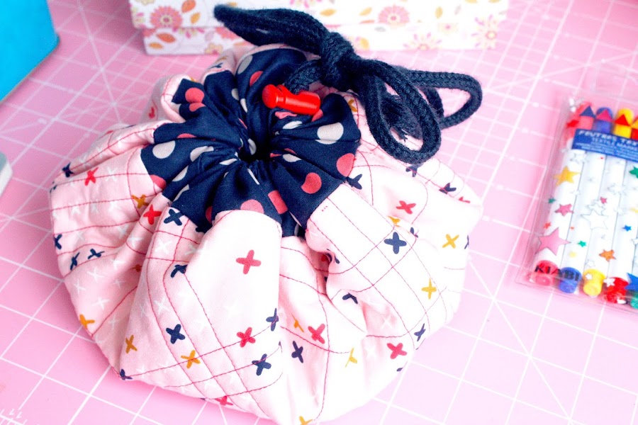 Como hacer un Lay-n-go Cosmetic bag o Alfombra de juegos