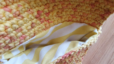 Lined crochet summer purse