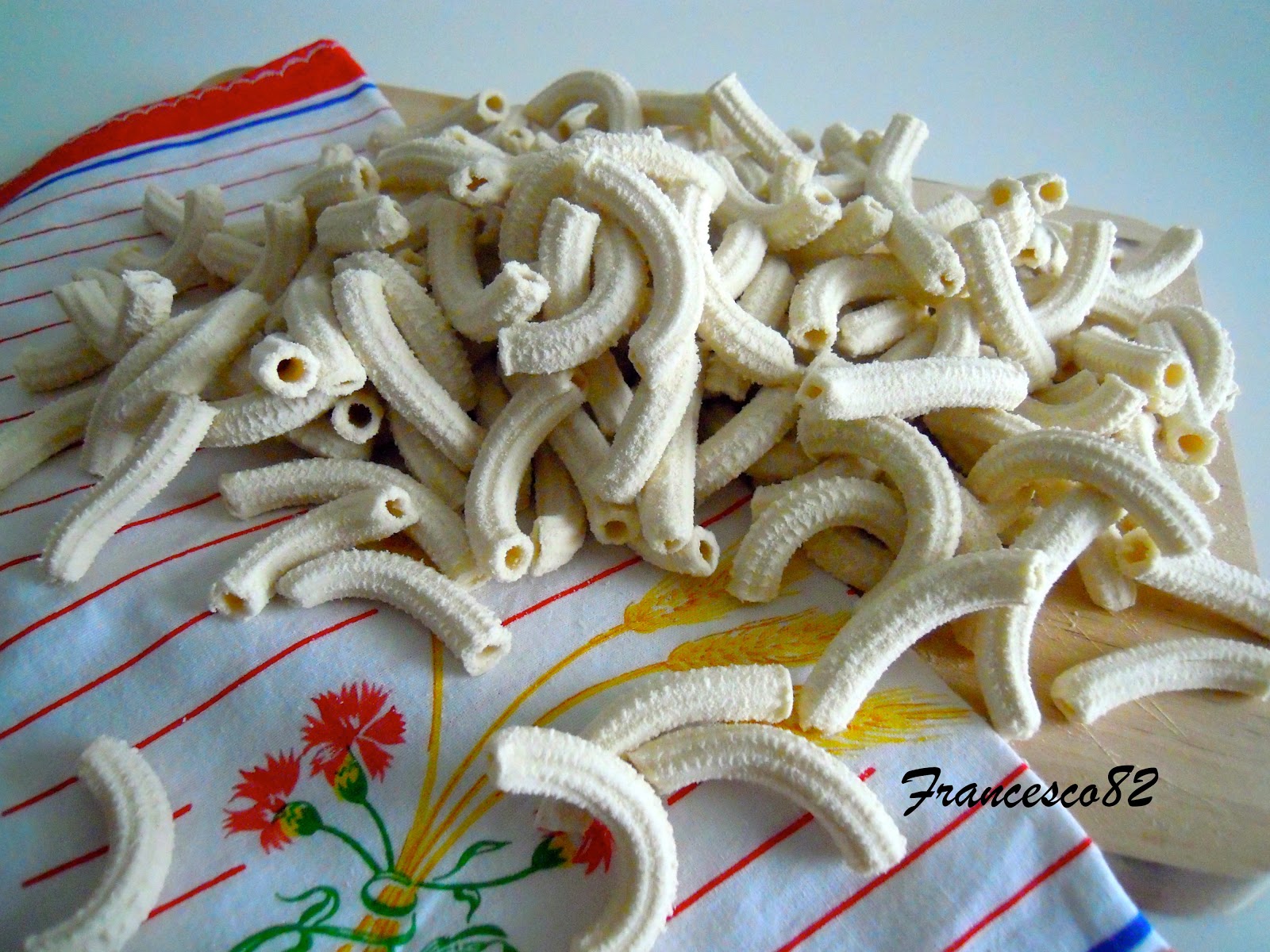 La cucina degli Angeli: Maccheroni rigati al torchio
