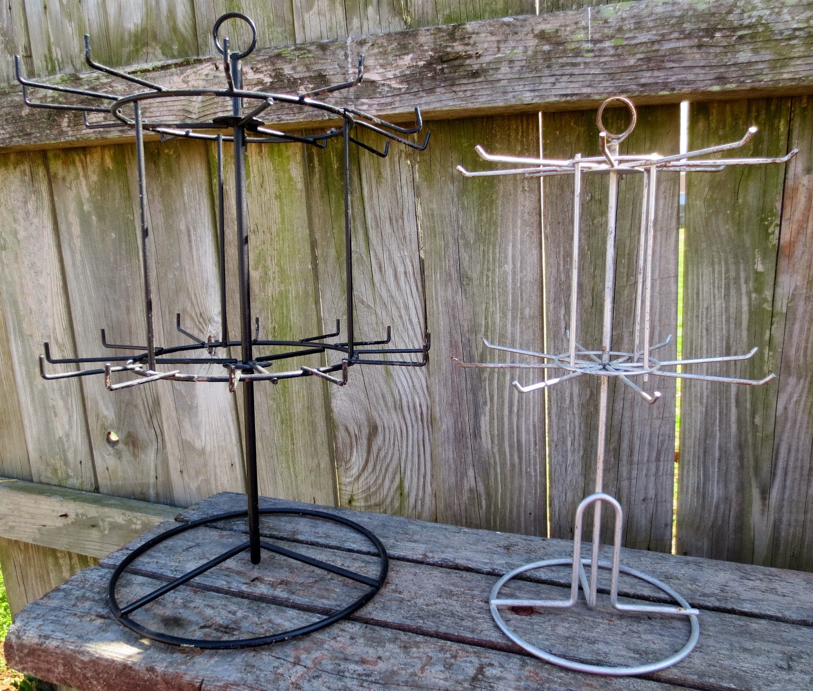 monkeybox Five Things to Look For at Yard Sales this summer