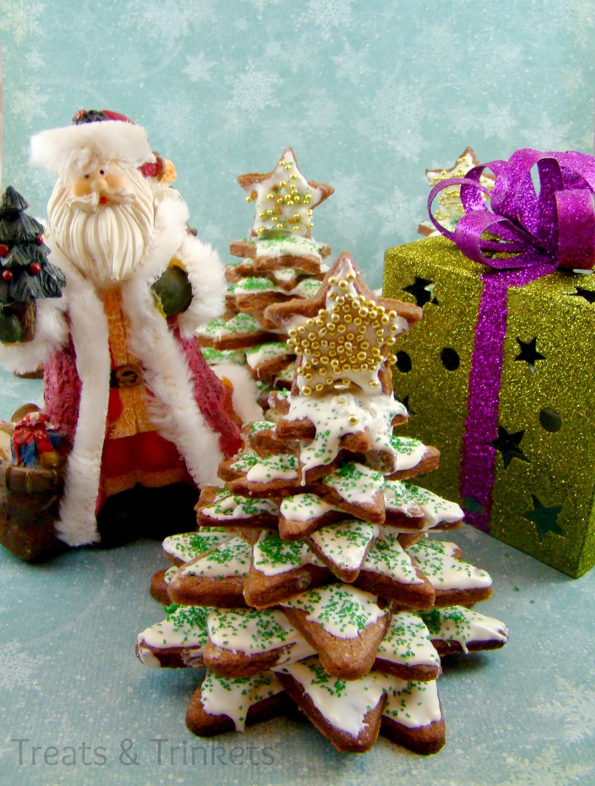 Treats & Trinkets: Christmas Tree Cookie Stacks & the Year in Review