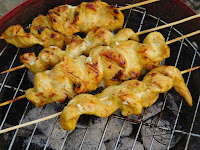 chicken Satay gegrillt Marinade Erdnussbutter  treat Kinder Kinder- Grillsaison  Annahme des Grills die Idee für das Hähnchenfilet vom Grill Rezepte für Salate auf dem Grill Ideen für gegrilltes Fleisch Lamm Rindfleisch Spieße Reisig 