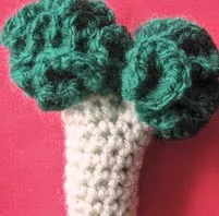 http://www.ravelry.com/patterns/library/cauliflower-broccoli