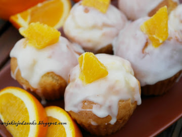 Muffinki waniliowo-pomarańczowe - Zobacz przepis »
