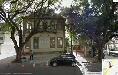 Casarão no Corredor da Vitória onde funcionou o Curso de Inglês UEC. Demolido completamente em maio de 2013.Imagem: Google Maps 2011. Blog Rafael Dantas, Bahia.