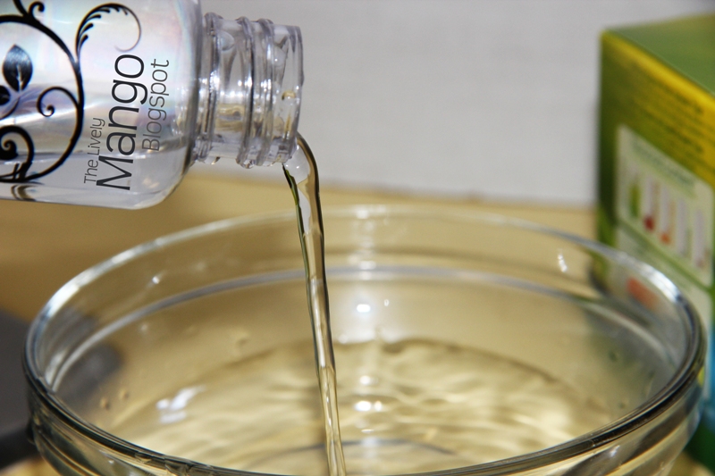 The Lively Mango Refreshing Green Tea Spray