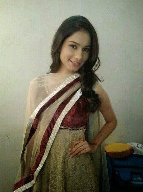 Aneri Vajani hot sexy sweet look skirt image Nisha Aur Uske Cousins serial cast...
