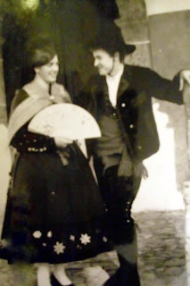 Candelario Salamanca pareja con el traje típico