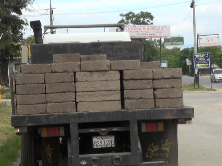 Reubican a vendedores de piedra Cantera