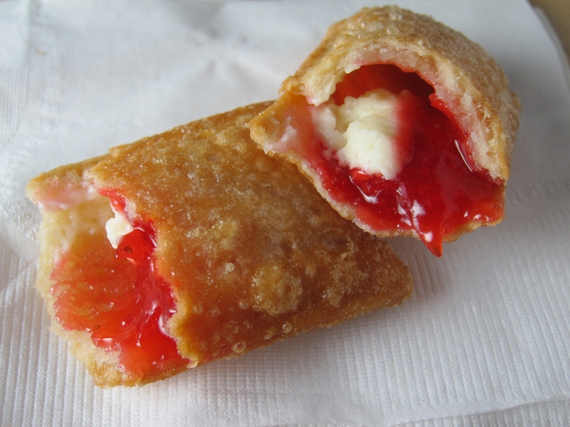 Review Popeyes Strawberry and Cream Cheese Pie Brand Eating