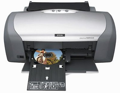 Impresora Epson con ranura para colocar discos compactos.