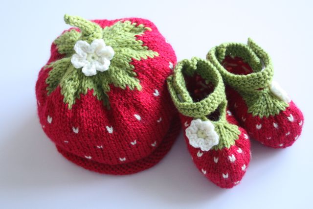 Knitted Child/'s strawberry hat.
