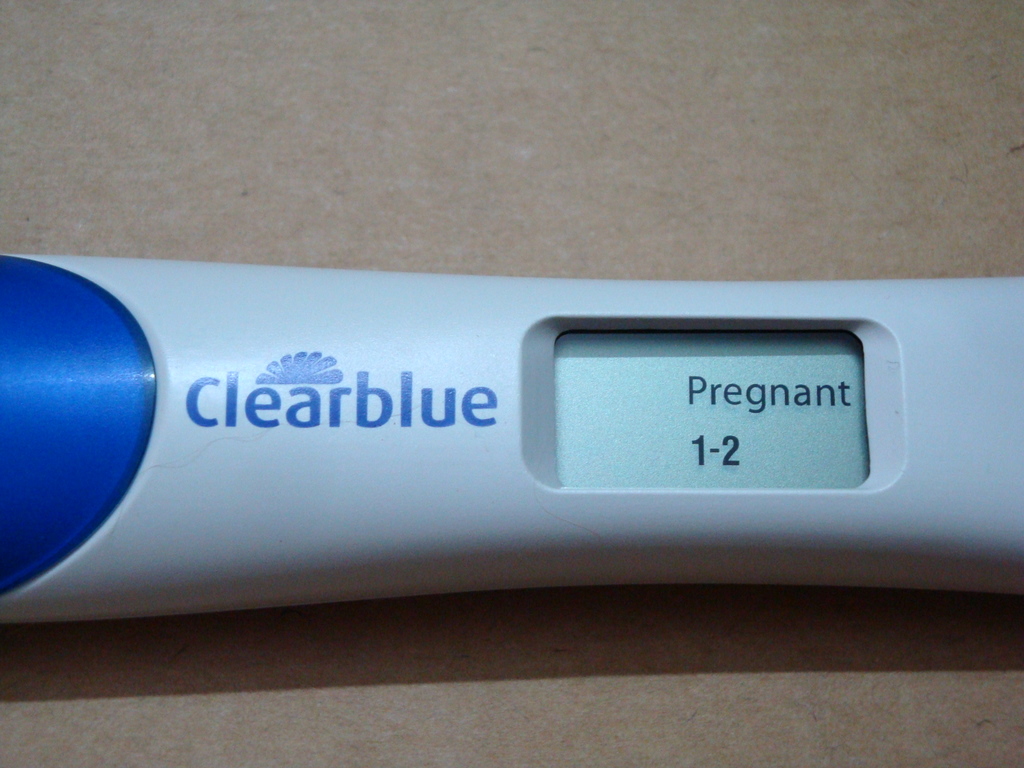 Тесты на беременность электронные результат. Clearblue цифровой 1-2 недели. Тест на беременность Clearblue положительный 1-2. Электронный тест клеар Блю. Электронный тест клеар Блю положительный.