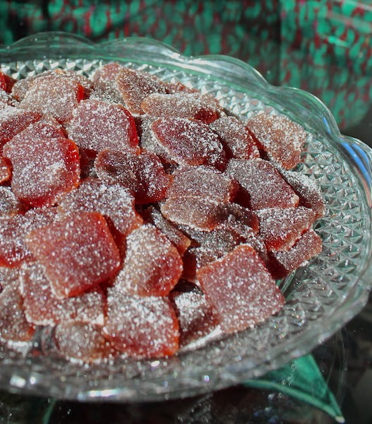 Food Lust People Love: For fans of those chewy little candies called wine gums, this is a Christmas version, full of the spicy flavors of mulled wine with cloves and cinnamon and nutmeg along with apple, pear, orange and lemon. Bonus: Your house smells divine as the fruit cooks down. Make these mulled wine fruit gums today!