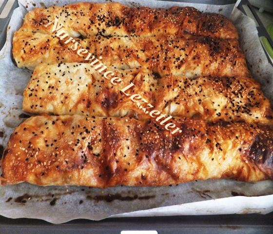 Hazır Yufka İle Yumuşak Rulo Börek Tarifi Yemek Tarifleri