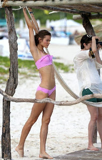 English: Monika Jagaciak bikinis Victoria's Secret Saint Barthelemy 