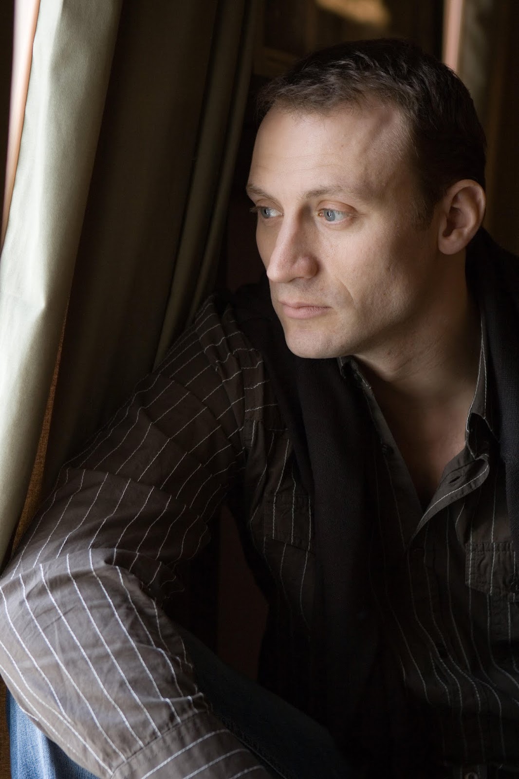 Анатолий белый. Анатолий белый актер. Сколько лет актеру белых. Сколько лет актеру белых. Анатолий белый вайсман.