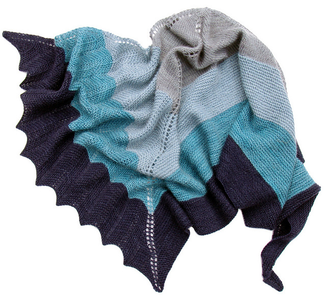 Hayley's Comet Shawl - Plucky Knitter | Red Pepper Quilts 2015