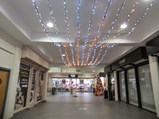 North West Images: Kendal: Christmas Decorations