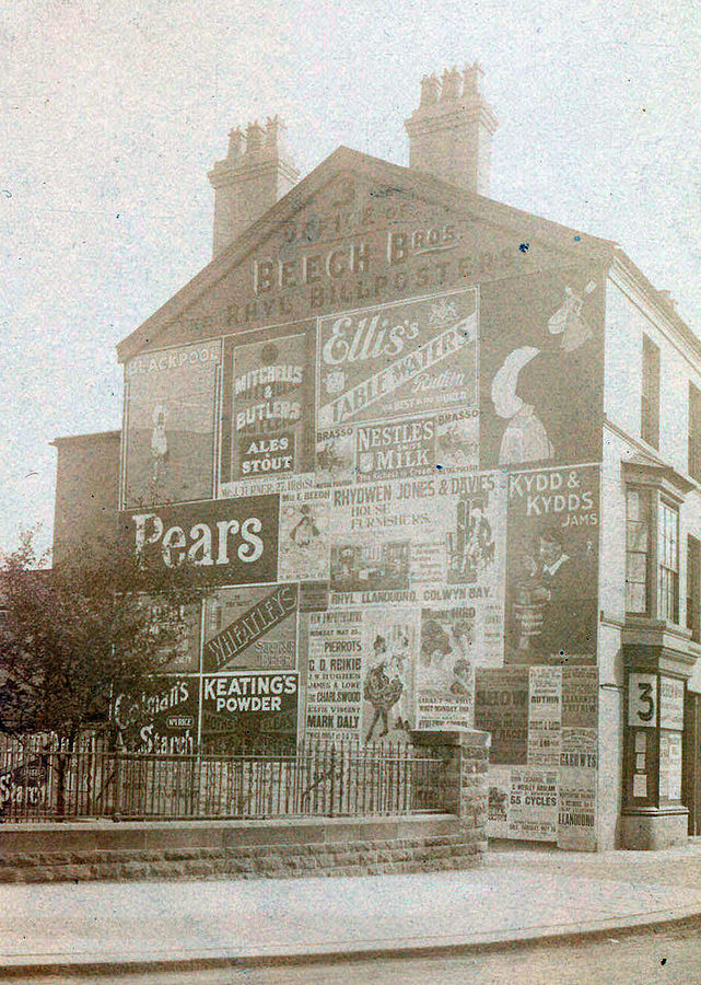 Rhyl Life DIVIDING LINE