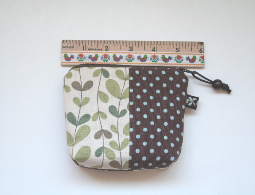 chick chick sewing Patchwork mini zipper pouches in my shop