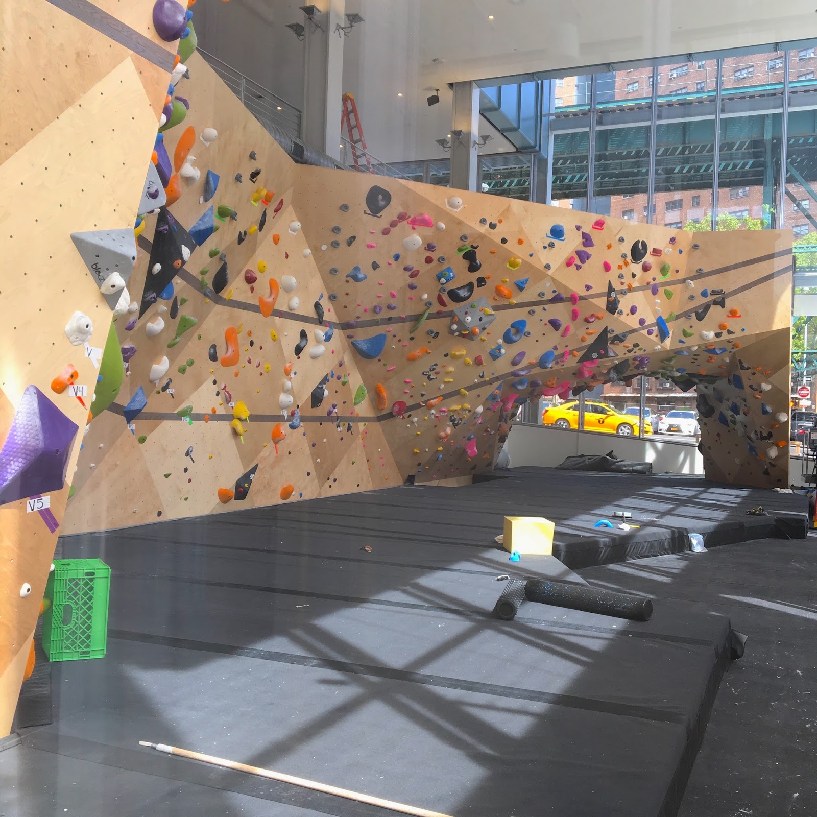 H A R L E M + B E S P O K E EXERCISE STEEP ROCK BOULDERING