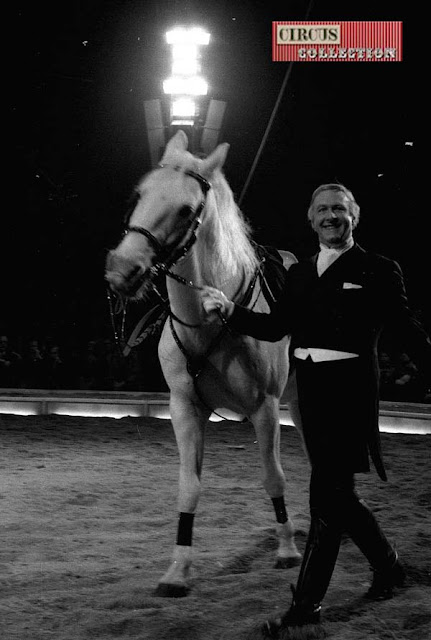 Fredy Knie senior et son cheval de selle
