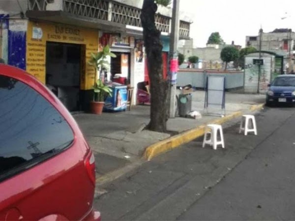 Piden a ciudadanos reporten a quien aparte lugares en la vía pública; está prohibido Piden a ciudadanos reporten a quien aparte lugares en la vía pública; está prohibido