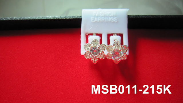 Bông tai hình bông hoa sáu cánh MS-B011- Giá: 215,000 VNĐ - Liên hệ mua hàng: 0906 846366(Mr.Giang)