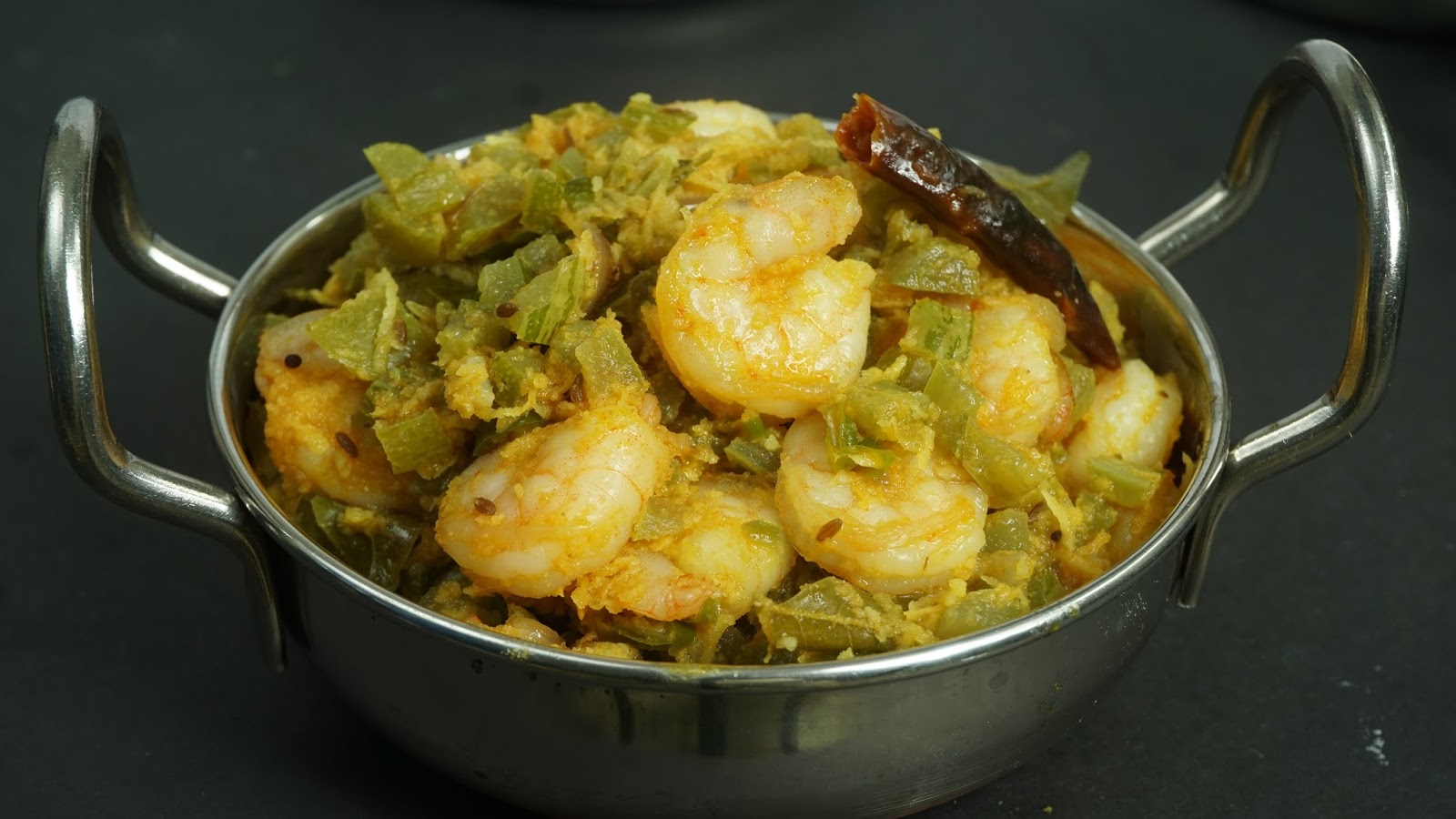 Snake Gourd and prawns / Pudalangai Kootu with Prawns Steffi's Recipes