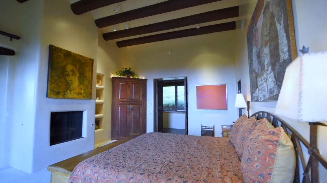 Tour 2 Indian Pony, Santa Fe Luxury Home vs. 29 Interior Design Photos
