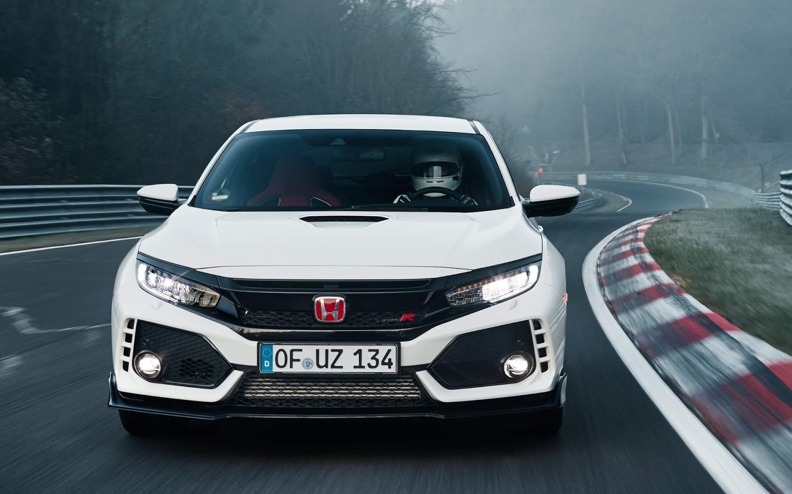 Honda Civic Type R tira do Golf o recorde de Nurburgring Honda Civic Type R tira do Golf o recorde de Nurburgring