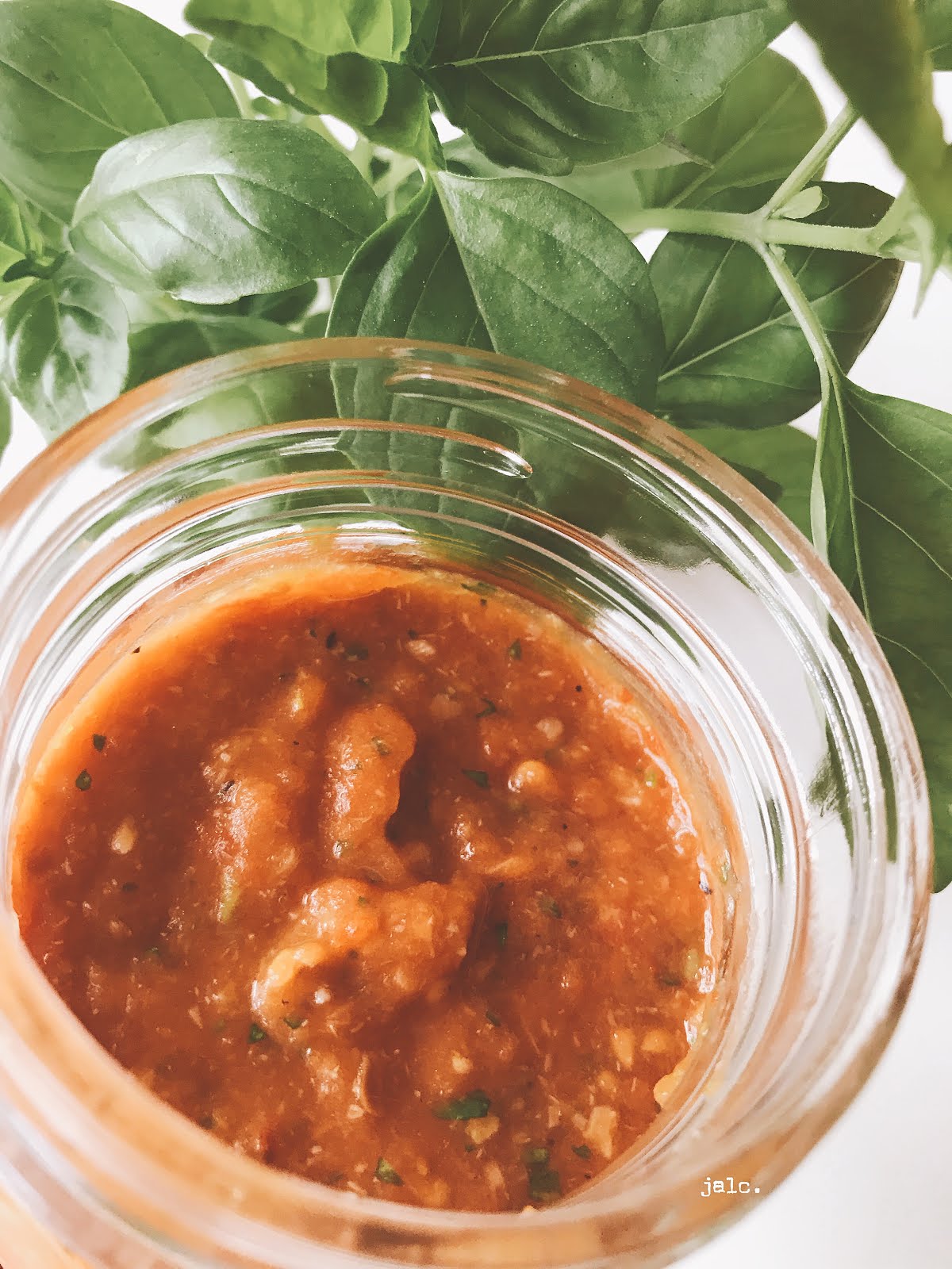 Jugando a las cocinitas Marinara. Salsa de tomate asado, ajo y albahaca