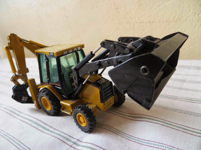 My Model Garage Norscot CAT 432D Digger Loader