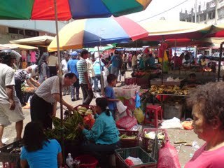 Pasar Pudu perlu bersih tarik pelanggan, KUALA LUMPUR: Peniaga kecil di Pasar Pudu mampu memberi saingan perniagaan kepada pasar raya besar sekiranya mereka sentiasa mengutamakan kebersihan pasar terbabit.
