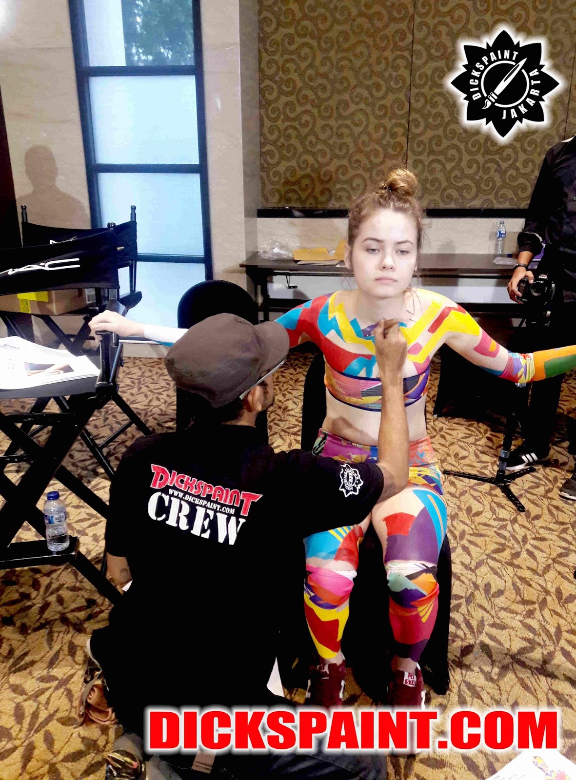 BODY PAINTING MAC COSMETICS PLAZA INDONESIA JAKARTA Professional