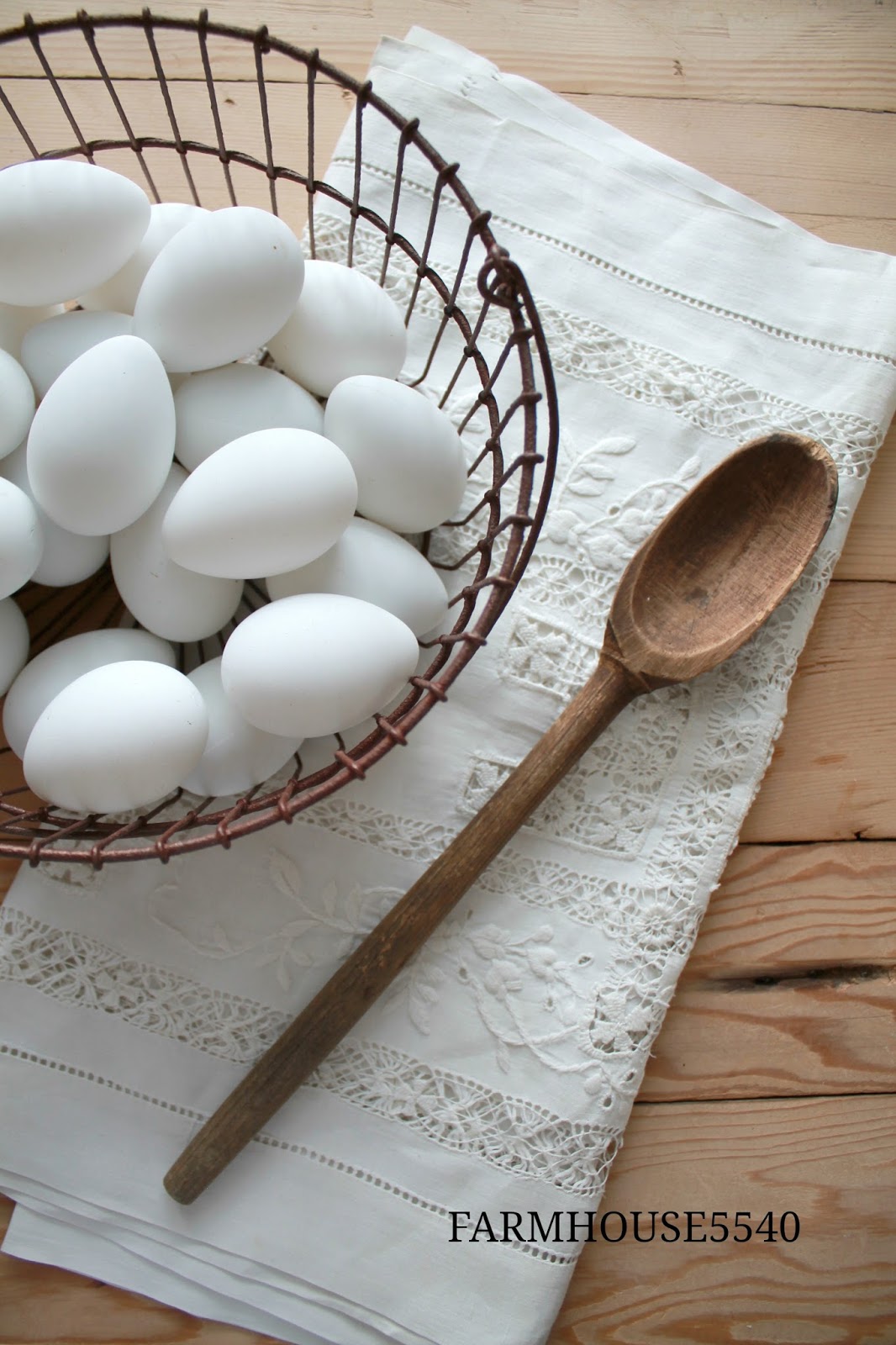 FARMHOUSE 5540 Farmhouse Inspiration Egg Baskets and Holders