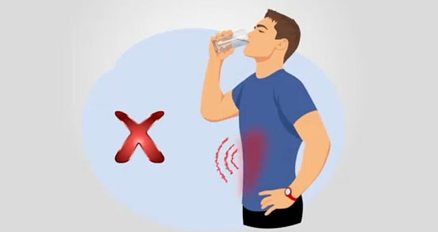 Ternyata Minum Air Sambil Berdiri, Bahaya Bagi Kesehatan