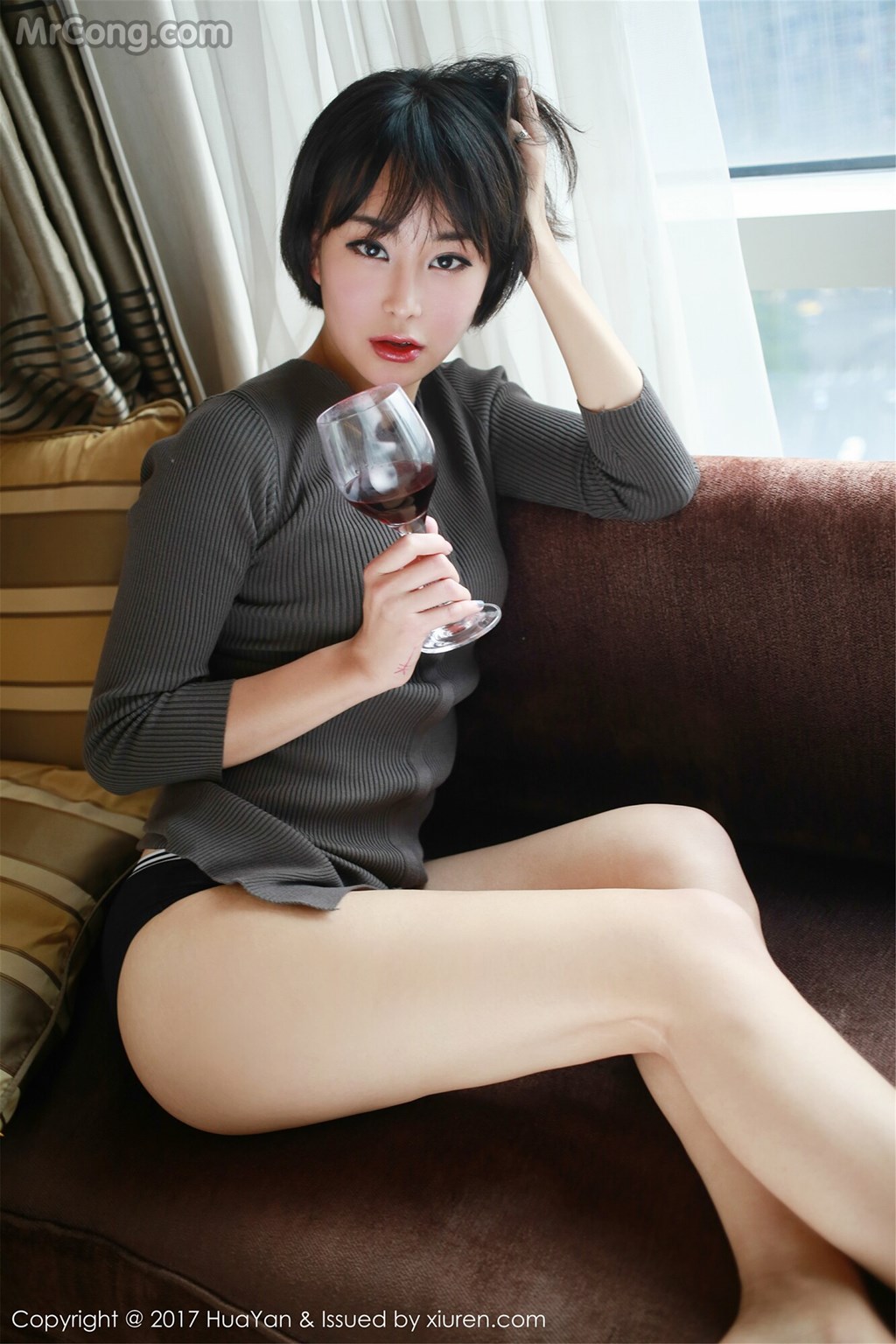 HuaYan Vol.035: Model Yi Lei (艺 蕾) (44 photos)