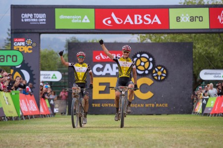 Nueva victoria para los lideres en la sexta etapa de Cape Epic 2018