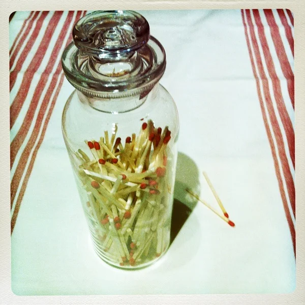 Decorative DIY Stick Matches in a Jar 