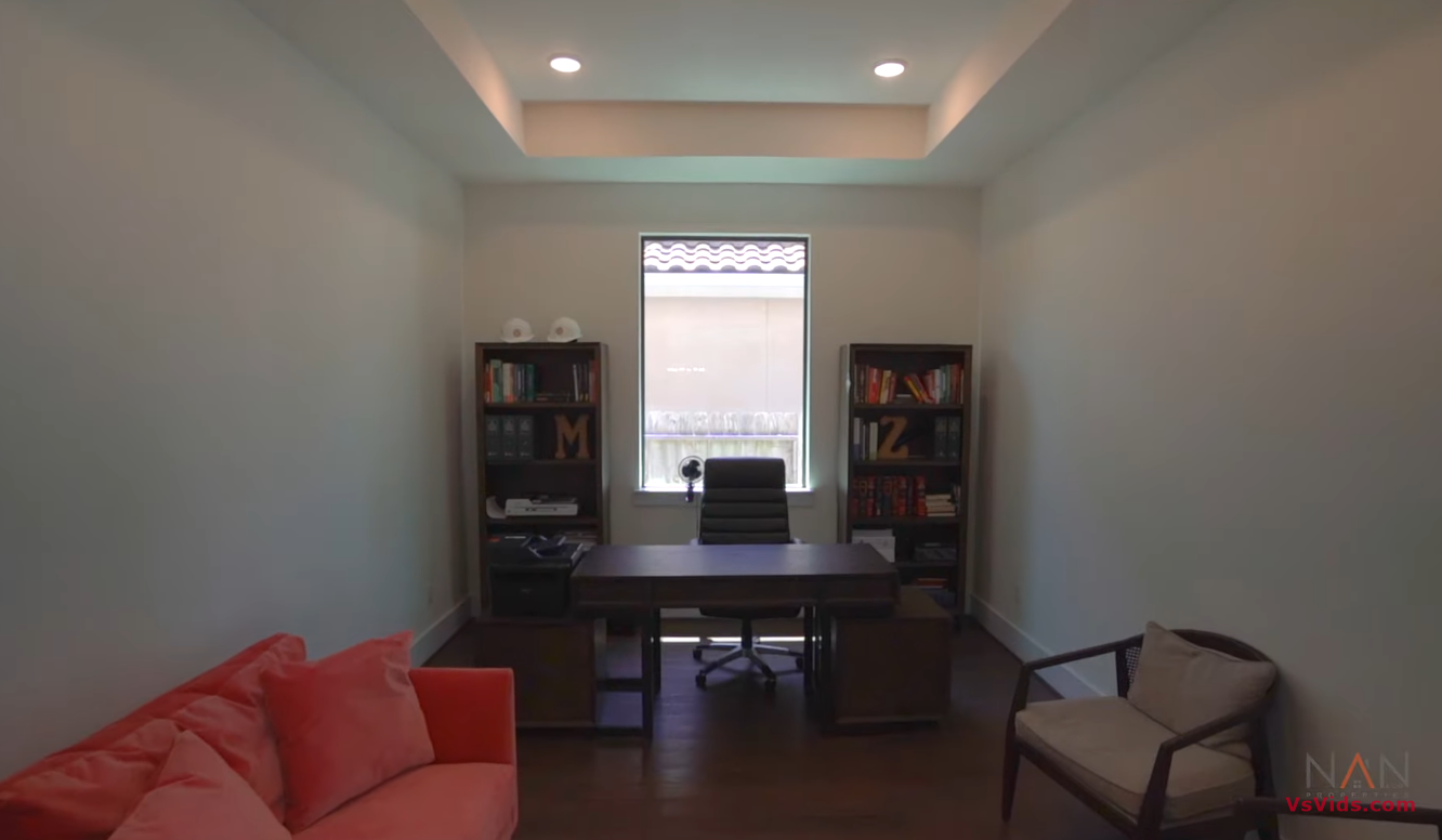 26 Photos vs. Breathtaking Contemporary Style Home in Gated Community | Houston, TX - Luxury Home & Interior Design Tour 26 Photos vs. Breathtaking Contemporary Style Home in Gated Community | Houston, TX - Luxury Home & Interior Design Tour