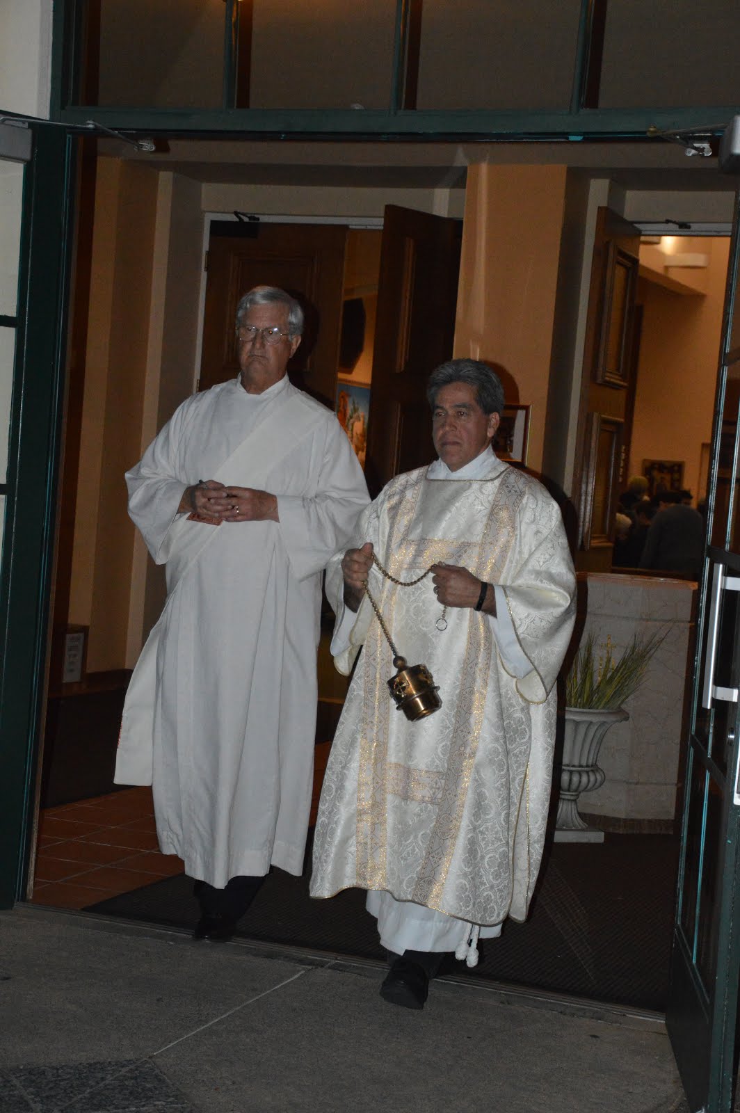 Father David Jenuwine Holy Thursday St. Apollinaris Church