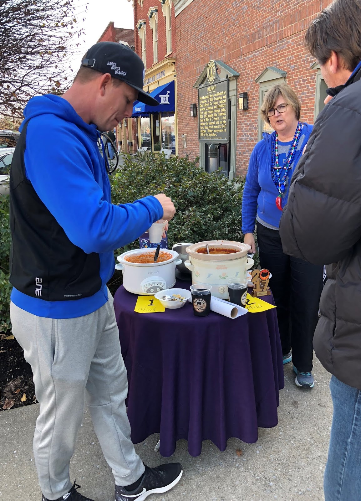 Midway Messenger Chili cookoff draws shoppers and diners to downtown