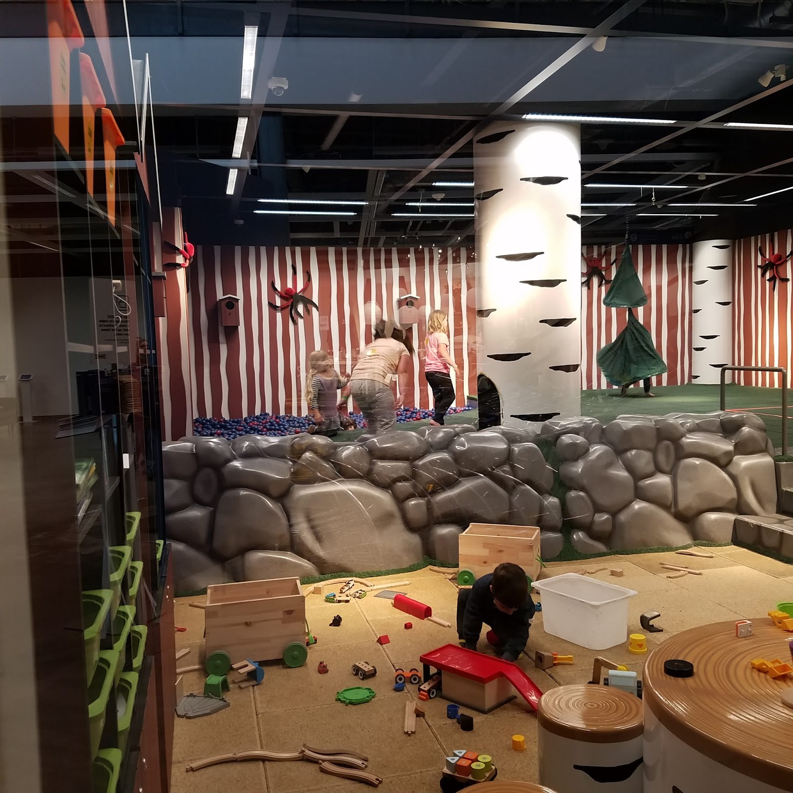 Play St. Louis Småland at IKEA, St. Louis City