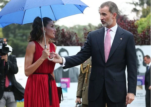 Queen Letizia wore Carolina Herrera dress from Pre Fall 2017 Collection